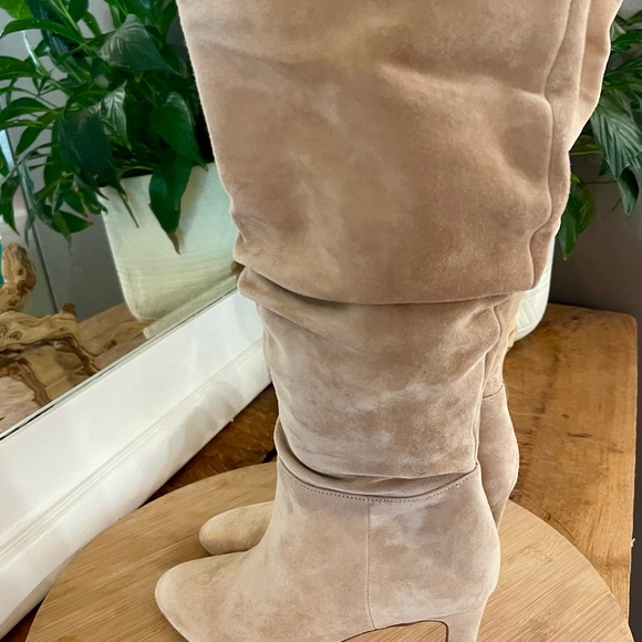 Elegant Tan Suede Knee-High Boots - Picture 3 of 13